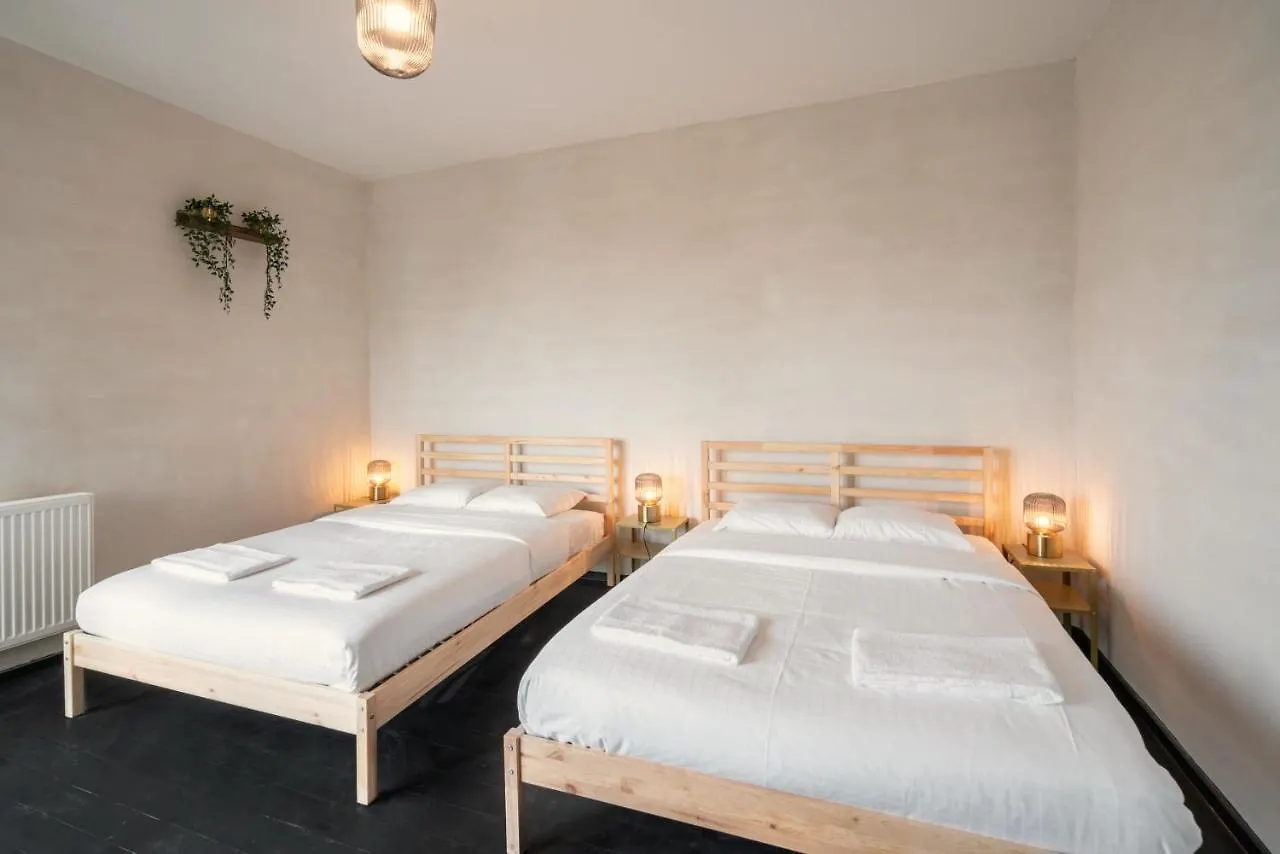 Two-Bedroom Apartments In The Heart Of Antverpy