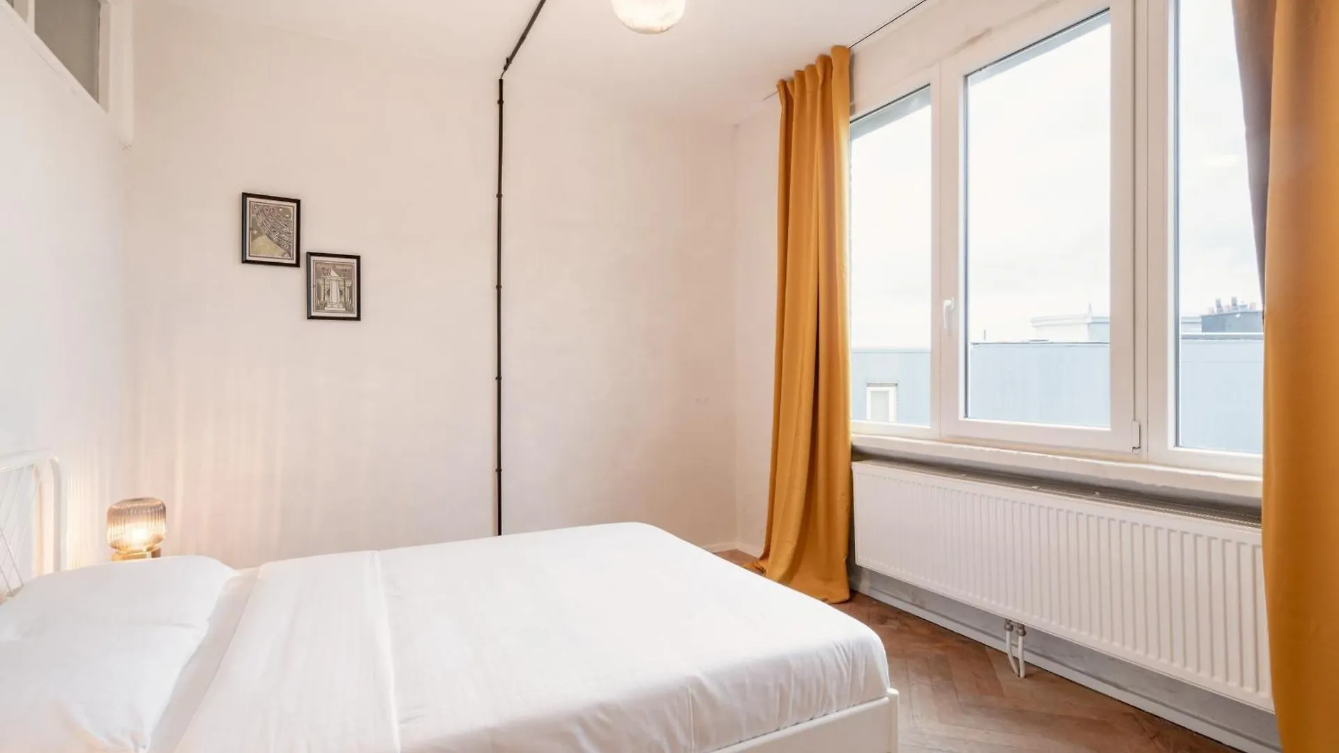 Two-Bedroom Apartments In The Heart Of Antverpy