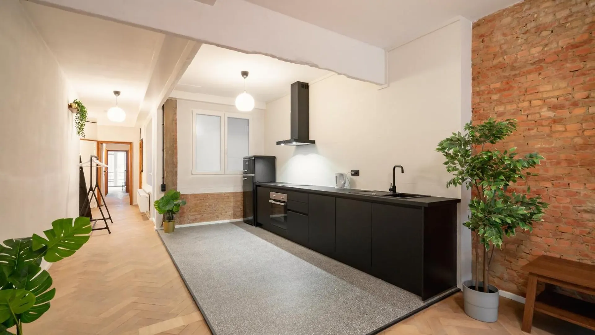 Two-Bedroom Apartments In The Heart Of Antverpy 0*,