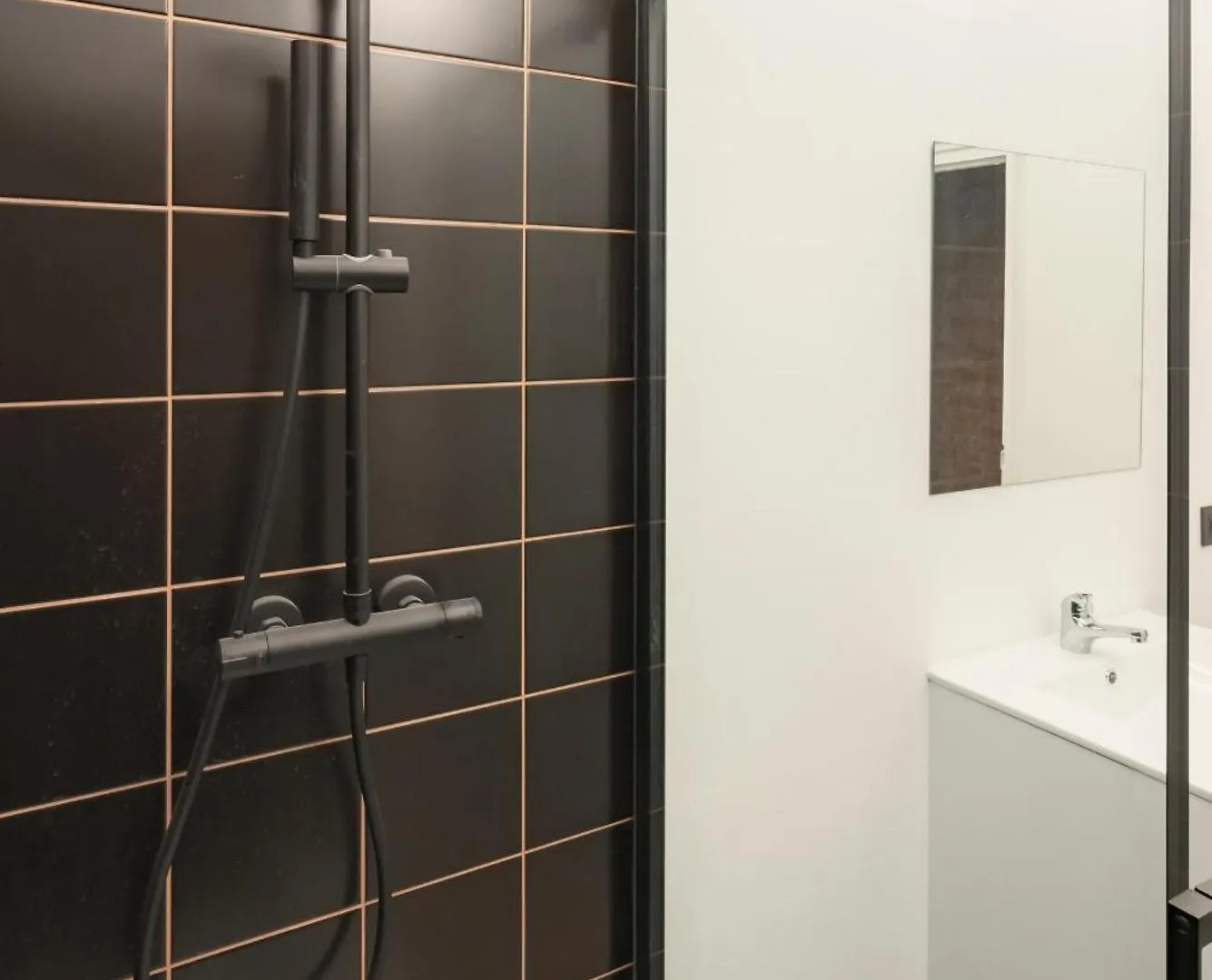 Two-Bedroom Apartments In The Heart Of Antverpy